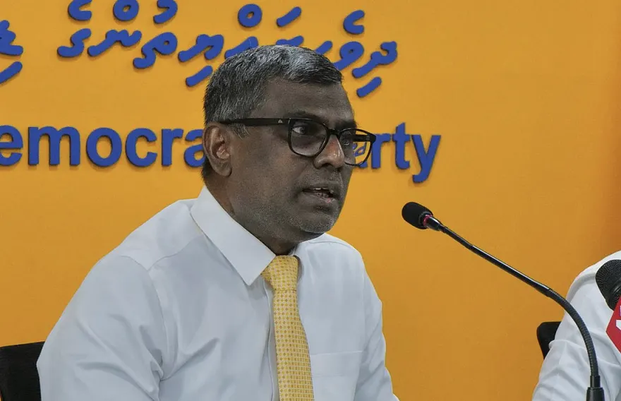 އެމްޑީޕީގެ ޑެޕިއުޓީ ޗެއާޕާސަން އިބުރޭ މަގާމުން ވަކިކޮށްފި