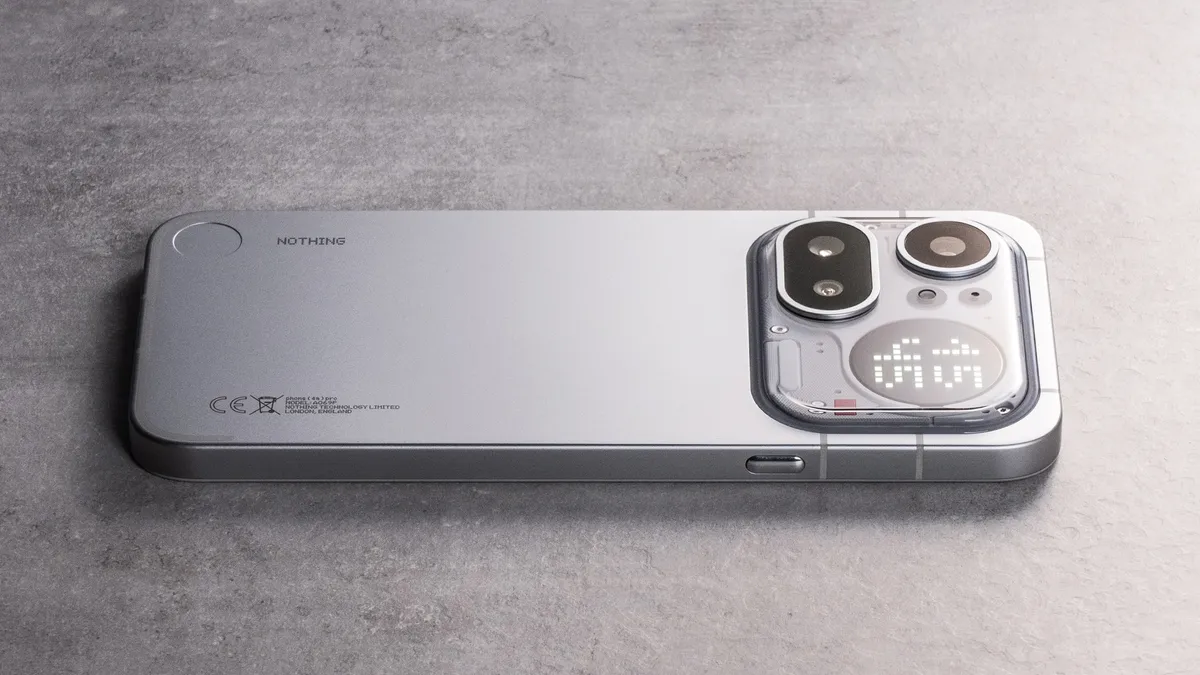 ނަތިންގް ފޯން ޕްރޯ އަށް ތައުރީފު: ސްމާޓްފޯން ޑިޒައިން އާ މިސްރާބަކަށް