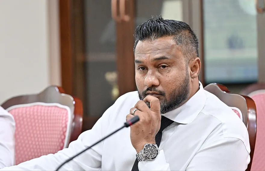 ސިނާންގެ ގޮނޑި ގެއްލިއްޖެ ކަމަށް ސުޕްރީމް ކޯޓުން ހުކުމްކޮށްފި