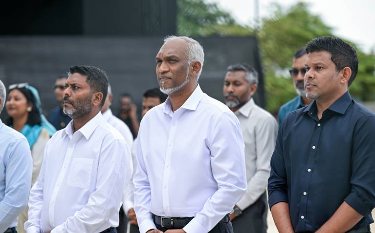 ޒުވާނުންނަށް މާނަހުރި އެއްކަމެއް ނުކޮށްދެވި، މުއިއްޒު ޒުވާނުންގެ ދުވަހުގެ ތަހުނިޔާ ފޮނުވައިފި